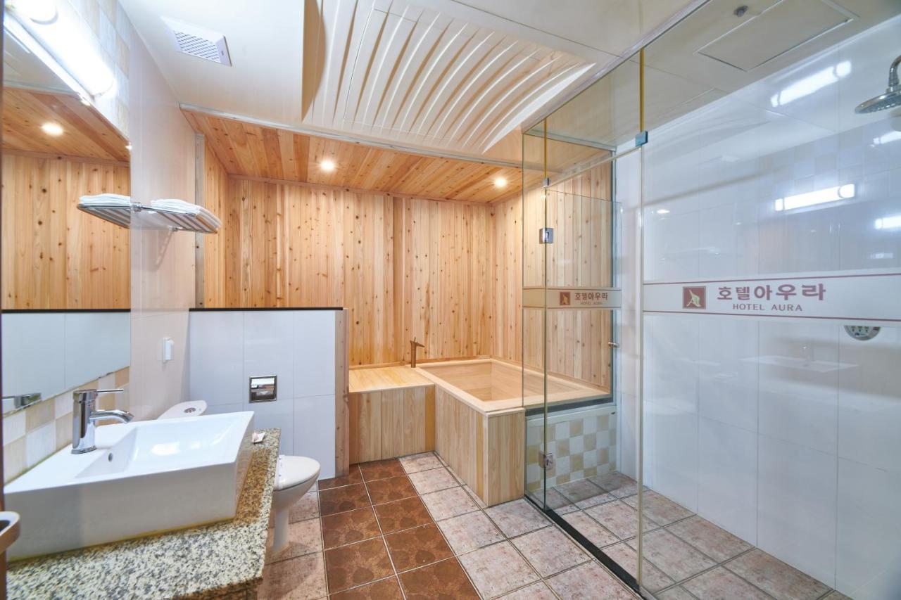 Aura Hotel Ансан Екстериор снимка