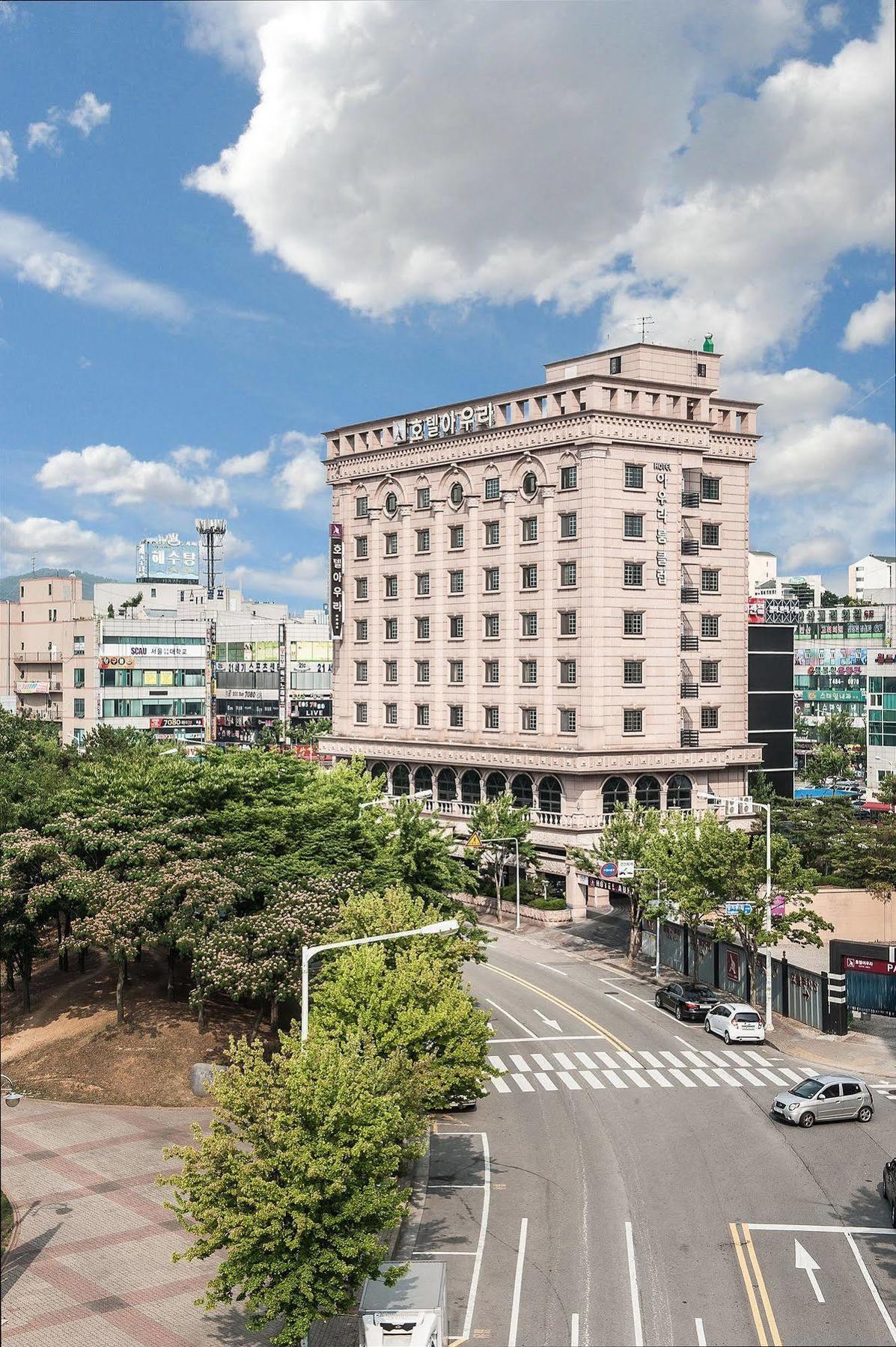 Aura Hotel Ансан Екстериор снимка