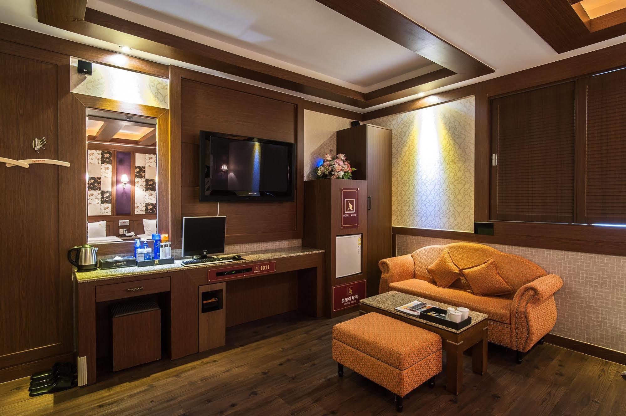 Aura Hotel Ансан Екстериор снимка