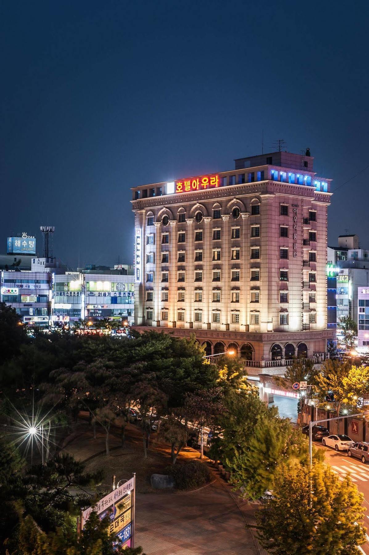 Aura Hotel Ансан Екстериор снимка