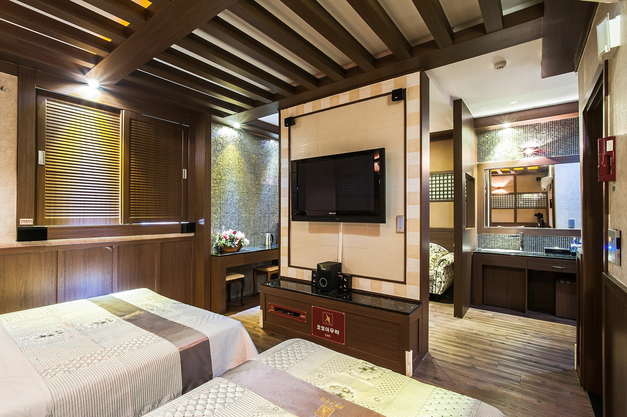 Aura Hotel Ансан Екстериор снимка